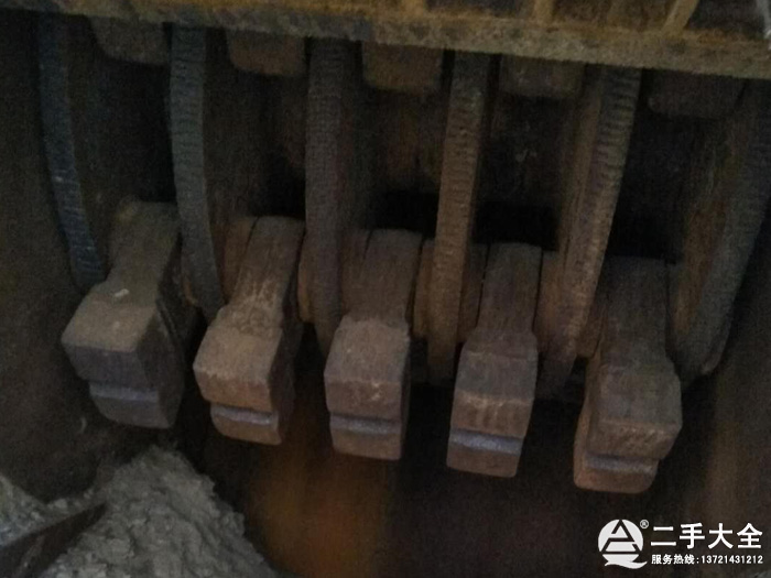 重錘破碎機內(nèi)部 重錘破碎機內(nèi)部