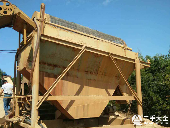 1.5米滾筒篩砂機(jī) 1.5米滾筒篩砂機(jī)