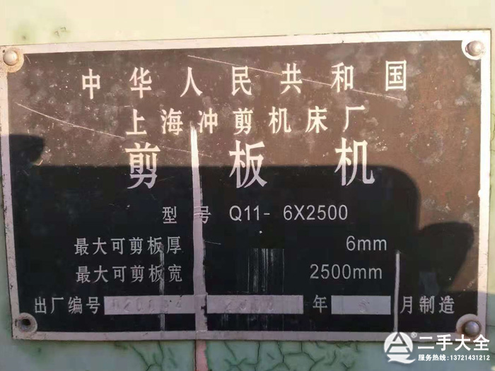 ����C����