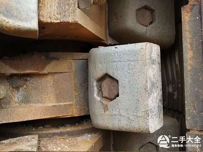 重型立軸制砂機(jī)內(nèi)部結(jié)構(gòu) 重型立軸制砂機(jī)內(nèi)部結(jié)構(gòu)