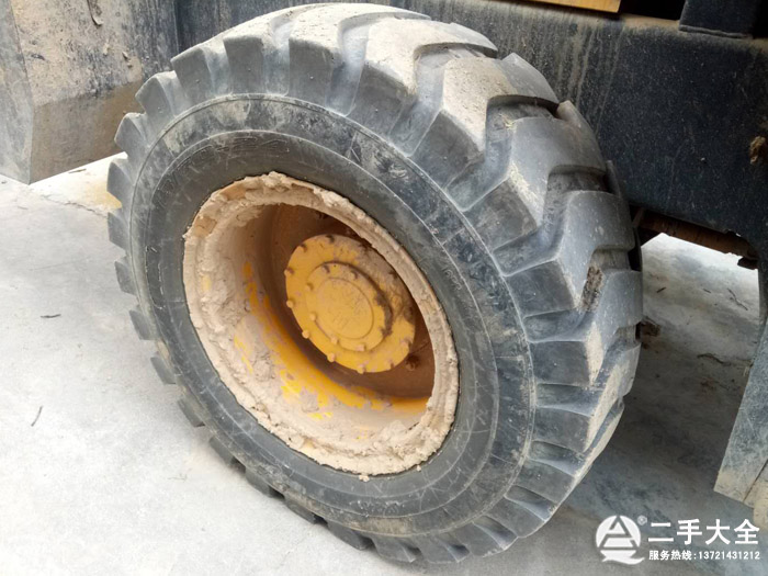 鏟車后轱轆 鏟車后轱轆