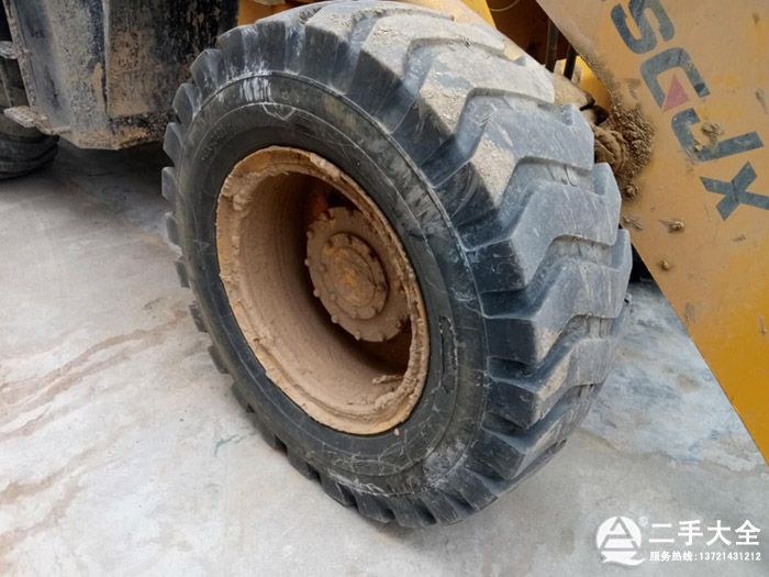 鏟車前轱轆 鏟車前轱轆