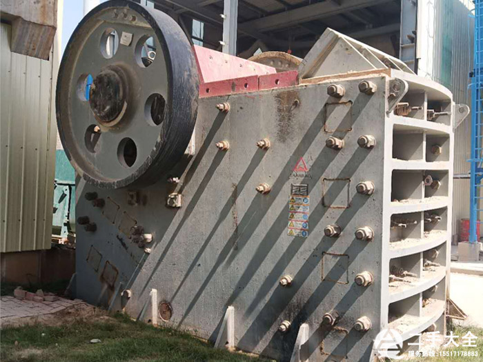 1500×1800顎式破碎機 1500×1800顎式破碎機