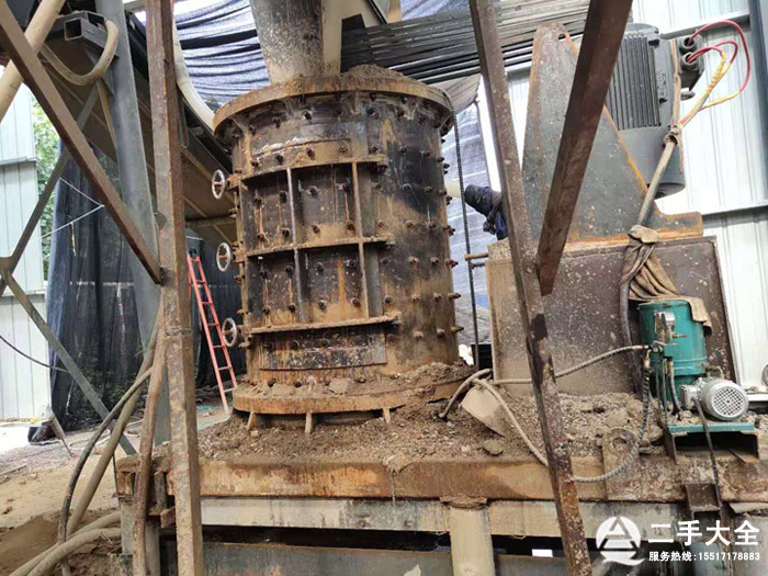 立式板錘制砂機(jī) 立式板錘制砂機(jī)