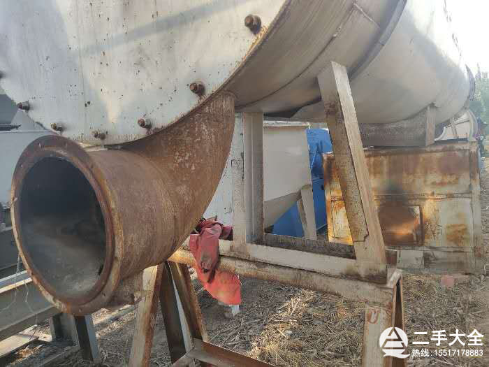 鋸末出料口 鋸末出料口