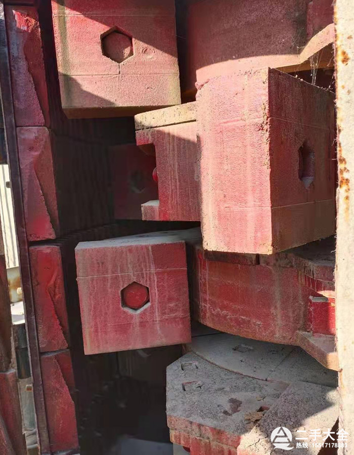 立軸制砂機(jī)內(nèi)部結(jié)構(gòu) 立軸制砂機(jī)內(nèi)部結(jié)構(gòu)