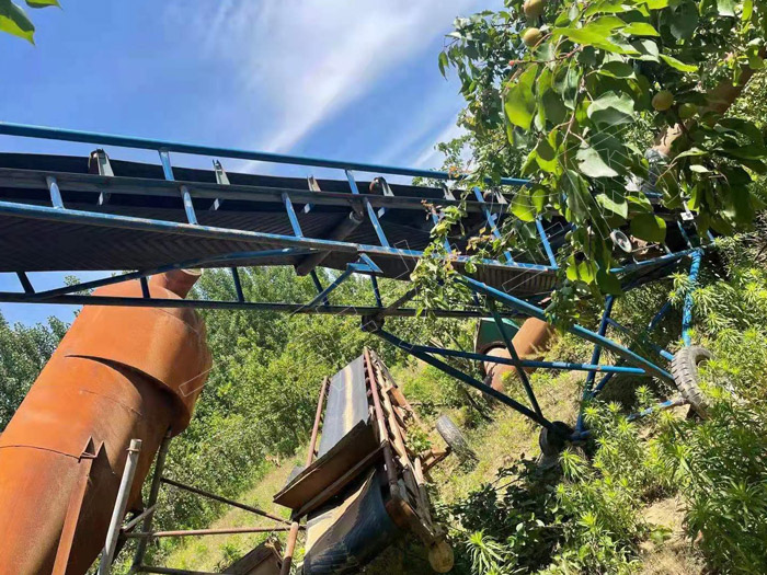 移動式皮帶輸送機(jī) 移動式皮帶輸送機(jī)