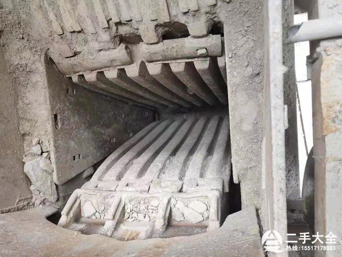 1300×1600顎破機(jī) 1300×1600顎破機(jī)