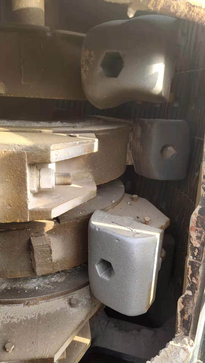 立軸制砂機(jī)內(nèi)部照片 立軸制砂機(jī)內(nèi)部照片