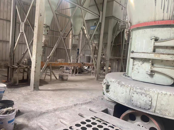 二手175雷蒙磨粉機(jī) 二手175雷蒙磨粉機(jī)