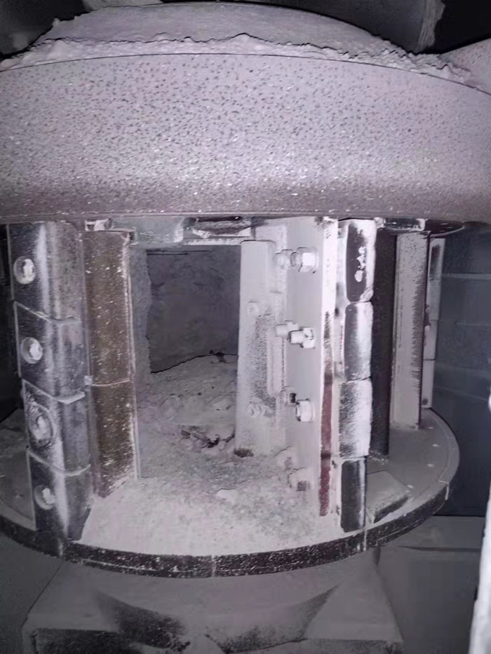 沖擊破使用后內(nèi)部照片 沖擊破使用后內(nèi)部照片