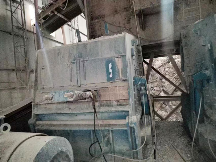 二手反擊式破碎設(shè)備 二手反擊式破碎設(shè)備