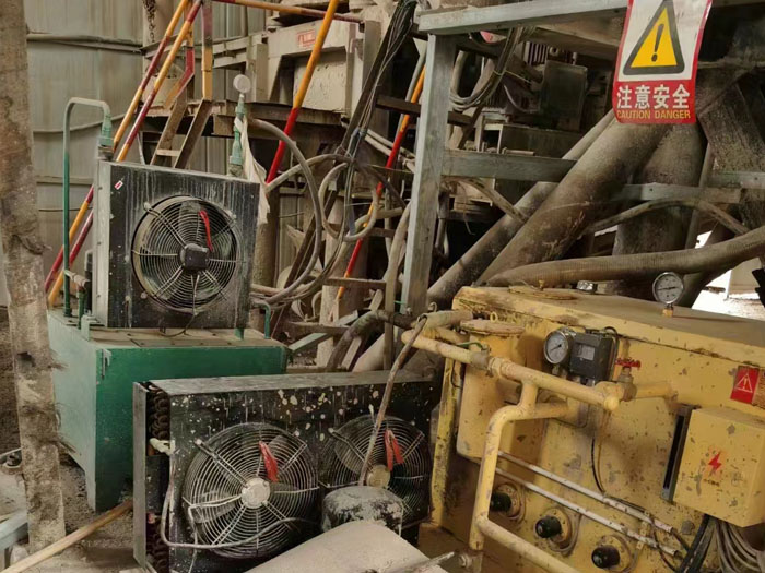 礦山設(shè)備油站 礦山設(shè)備油站