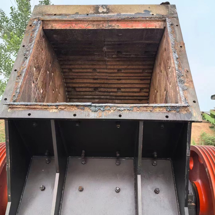 重錘破碎機(jī)入料口 重錘破碎機(jī)入料口